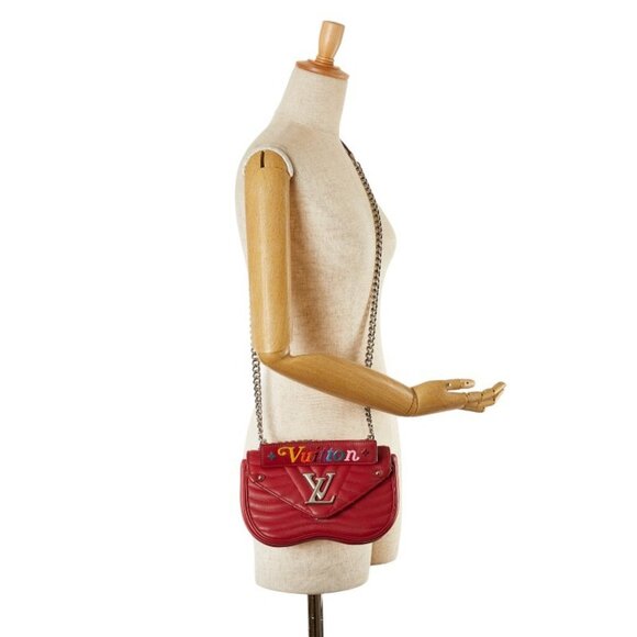 LOUIS VUITTON Red Leather Shoulder Bag - Picture 10 of 10